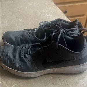 Nike Men's Black and White Sneakers
